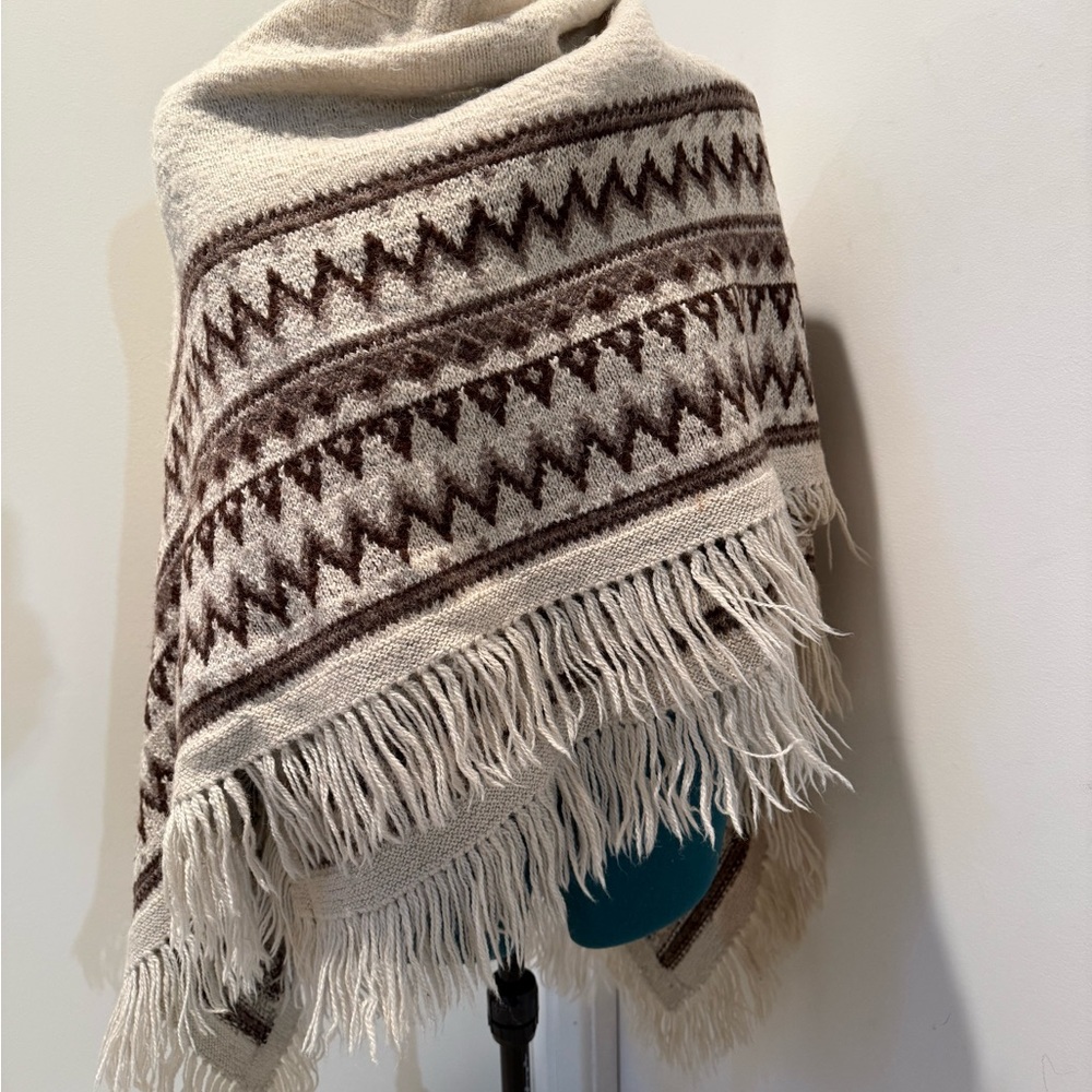 Vintage Alpaca Hand-Knit Poncho/Wrap - Picture 8 of 8